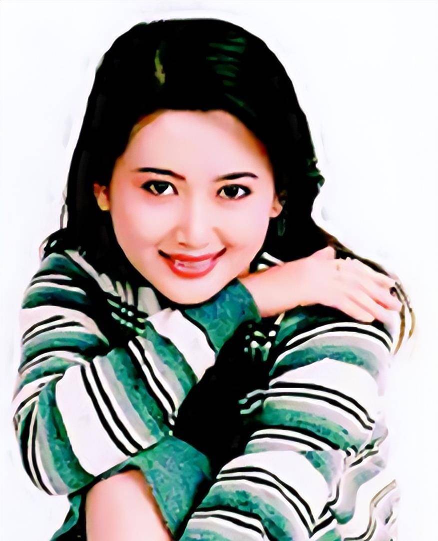 最美"苏麻喇姑"的朱娜,嫁给沙宝亮生一女,婚后隐退当家庭主妇_支持