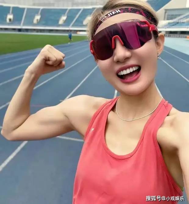女运动员穿比赛服露出三角区,有颜有实力,却因短裤三角设计而饱受非议