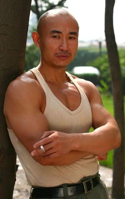 令人唏嘘,有人息影有人坚持,而他已经不在人世_李云龙_李幼斌_赵刚