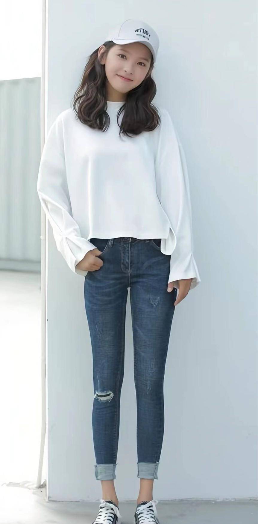 条纹t恤搭配阔腿裤,看起来真的很温柔,网友:完美气质_时尚_造型_牛仔