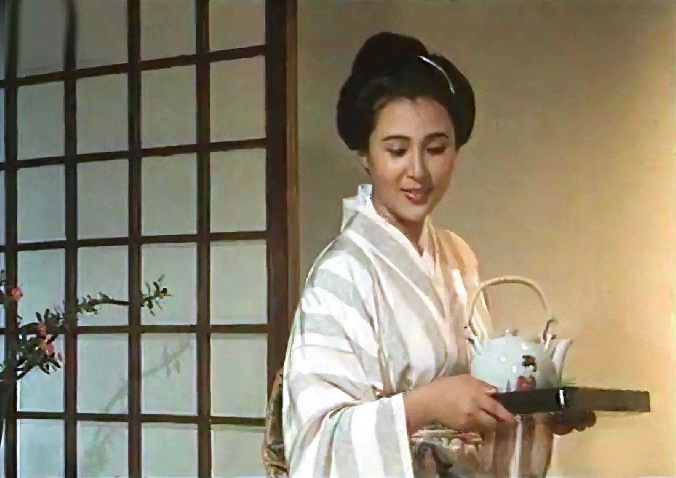 (普超英《复仇的女人》剧照)(《复仇的女人》海报)觉醒过后,金庆花