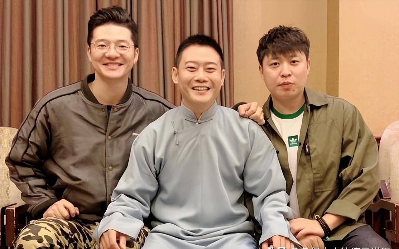 德云社谢金舞台砸挂李鹤东,被无情回怼,德云社也就东哥敢这样_辈分