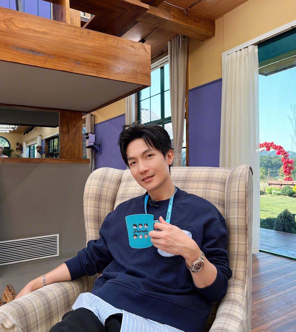 双料冠军陈楚生的"豪宅"火了,布置温馨,没有一丝俗气,真羡慕