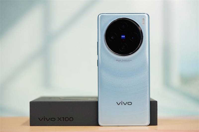 潜望长焦不再是超大杯的特权！vivo X100评测：最具性价比的标准版影像旗舰(图1)