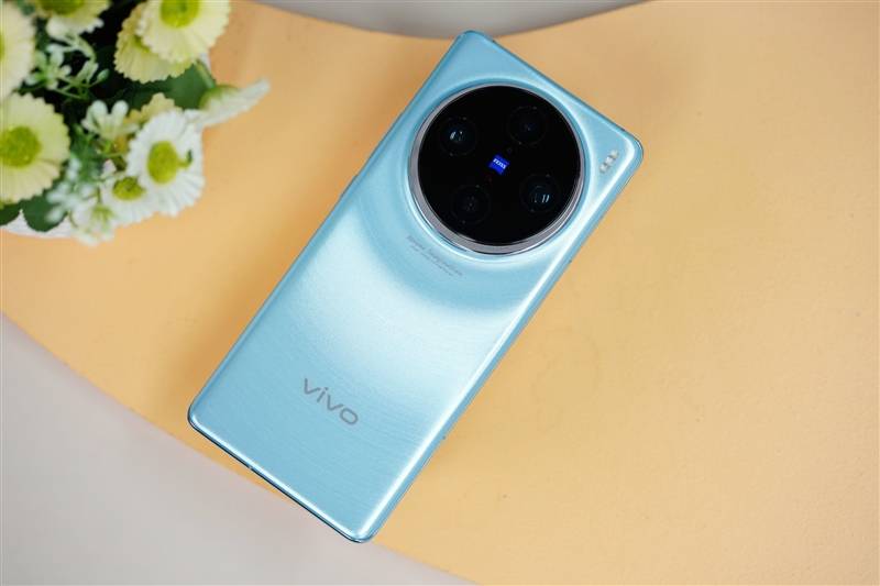 拍月亮那都不是事儿！vivo X100 Pro评测：APO认证的超级长焦 它能拍太阳(图1)