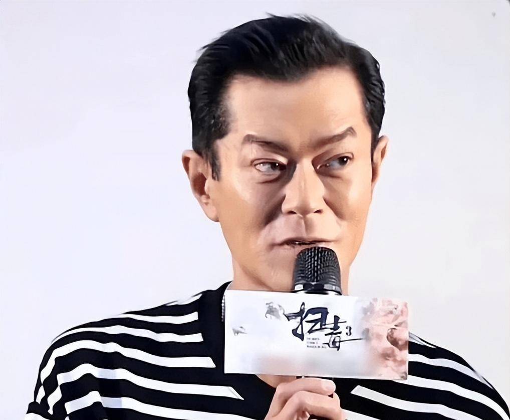 古天乐颜值崩塌,出席活动被嘲脸僵似三星堆面具?