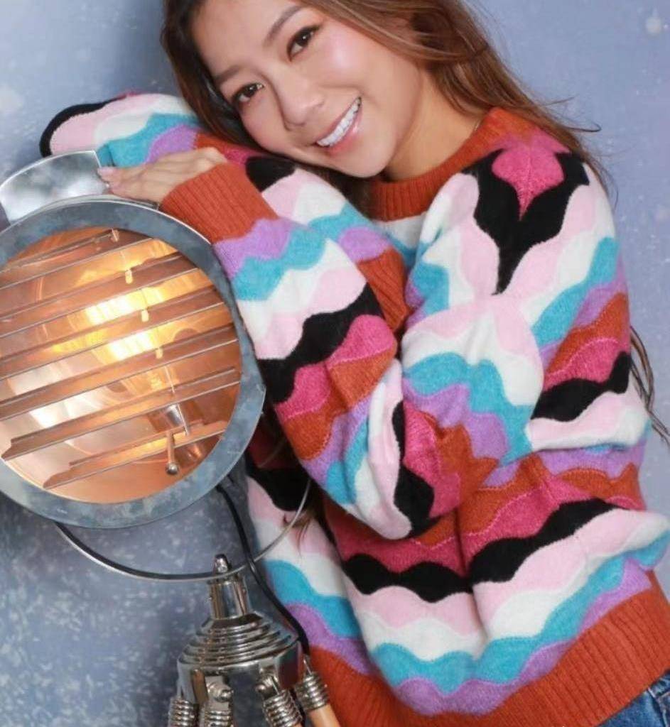 香港女歌手自曝儿子发育迟缓17个月仍不会爬行_童童_支持_发展