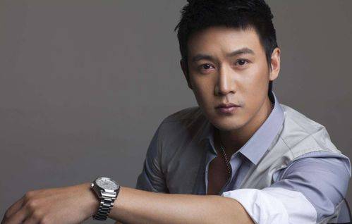 2002年1月,与梅婷,王灵,佟大为合作主演了青春偶像剧《海洋馆的约会》