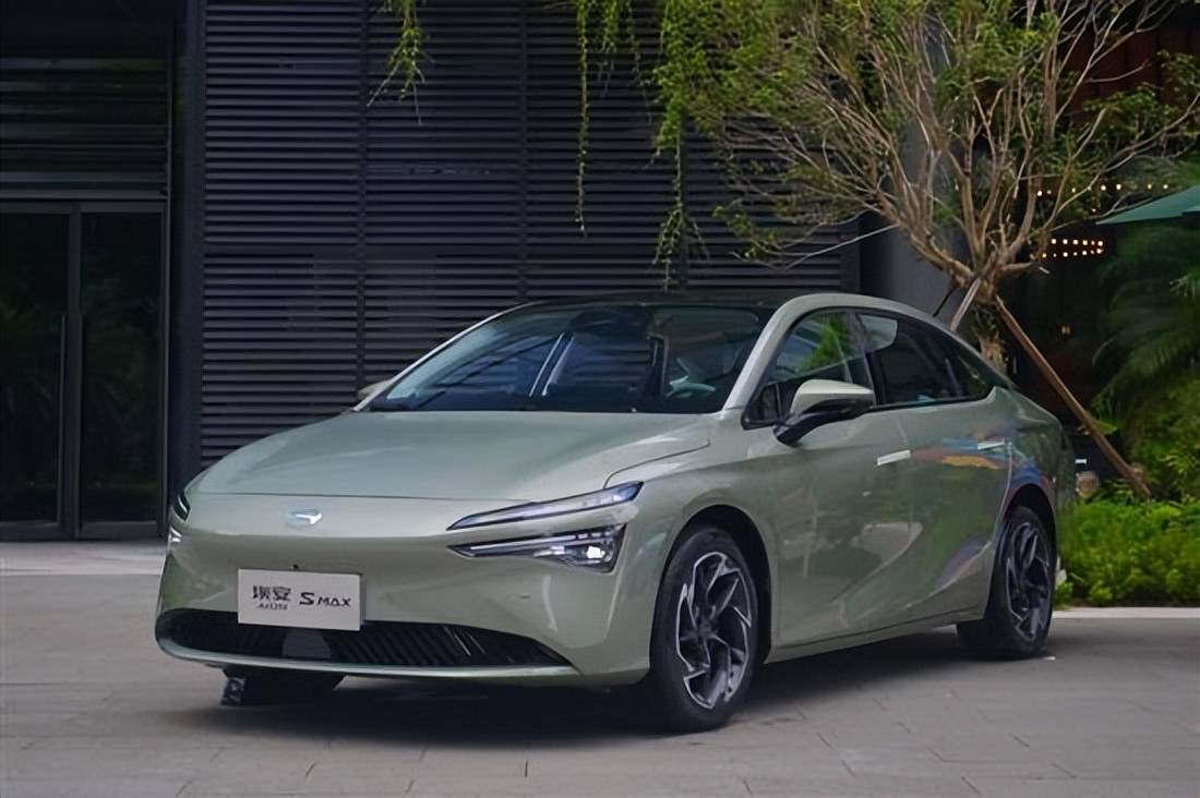 让梦辰一见倾心的绿色 aion s max碧云绿闪耀广州车展