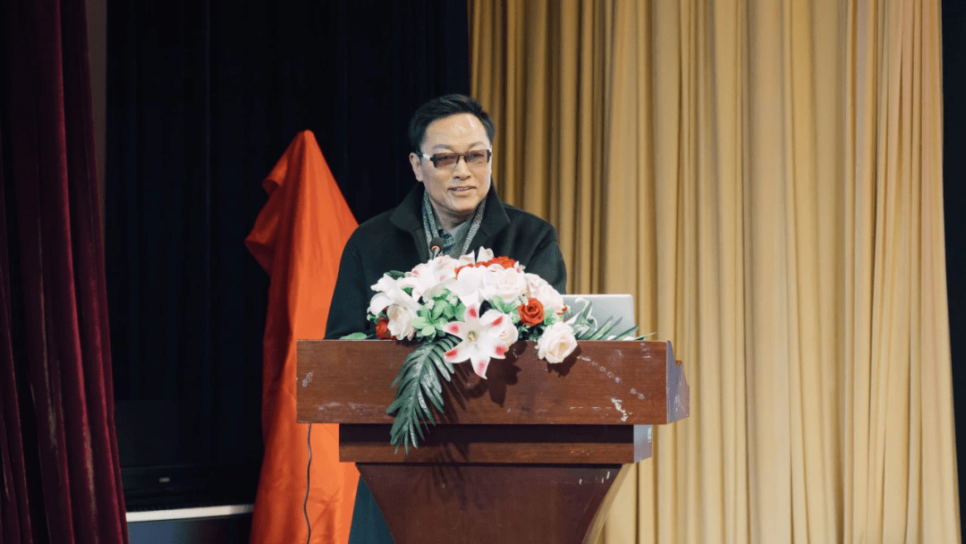 辞宁海中学校长刘宏业主持揭牌及颁发证书仪式中国画学会创会副会长