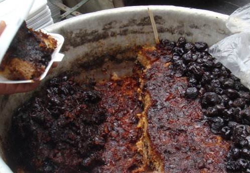 娘娘孙俪爱吃的甄糕,主要是红枣和糯米制成的,真的是超好吃,看着可能