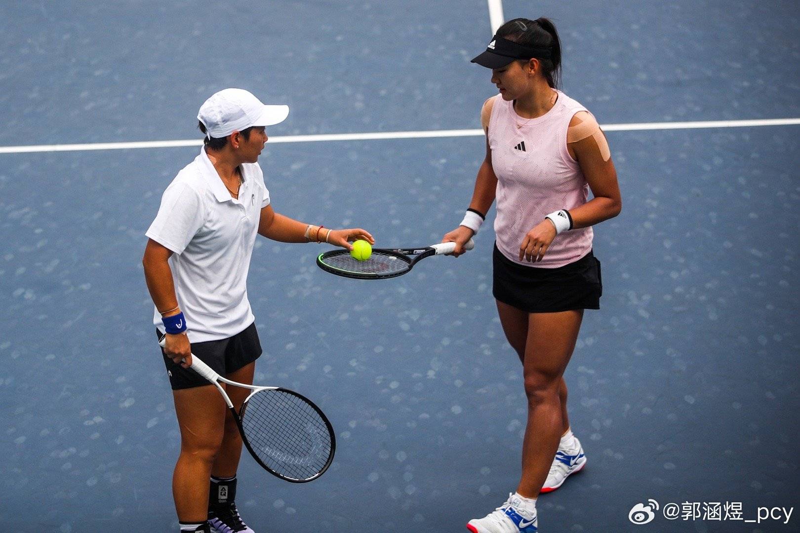 中国网球两朵金花提前锁定大满贯席位_蒋欣_郭涵煜_女双