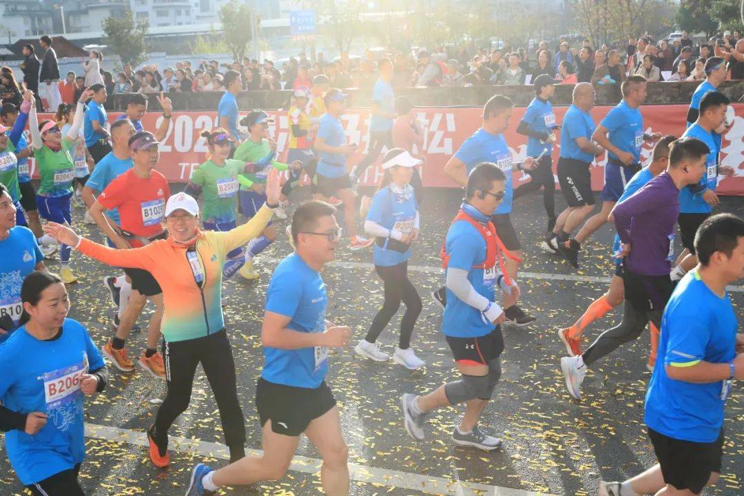 "唤醒心中的英雄"2023腾马强势回归,鸣枪开跑_腾冲_比赛_选手