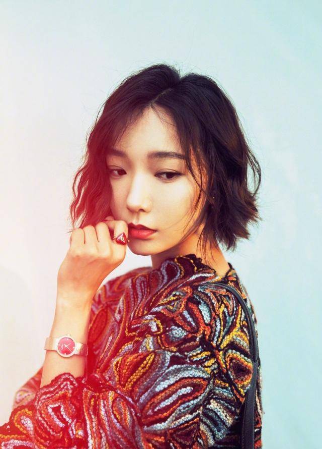 王珞丹剪波波头造型美呆了,颜值衣品飙升,34岁活出了24岁少女样_气质