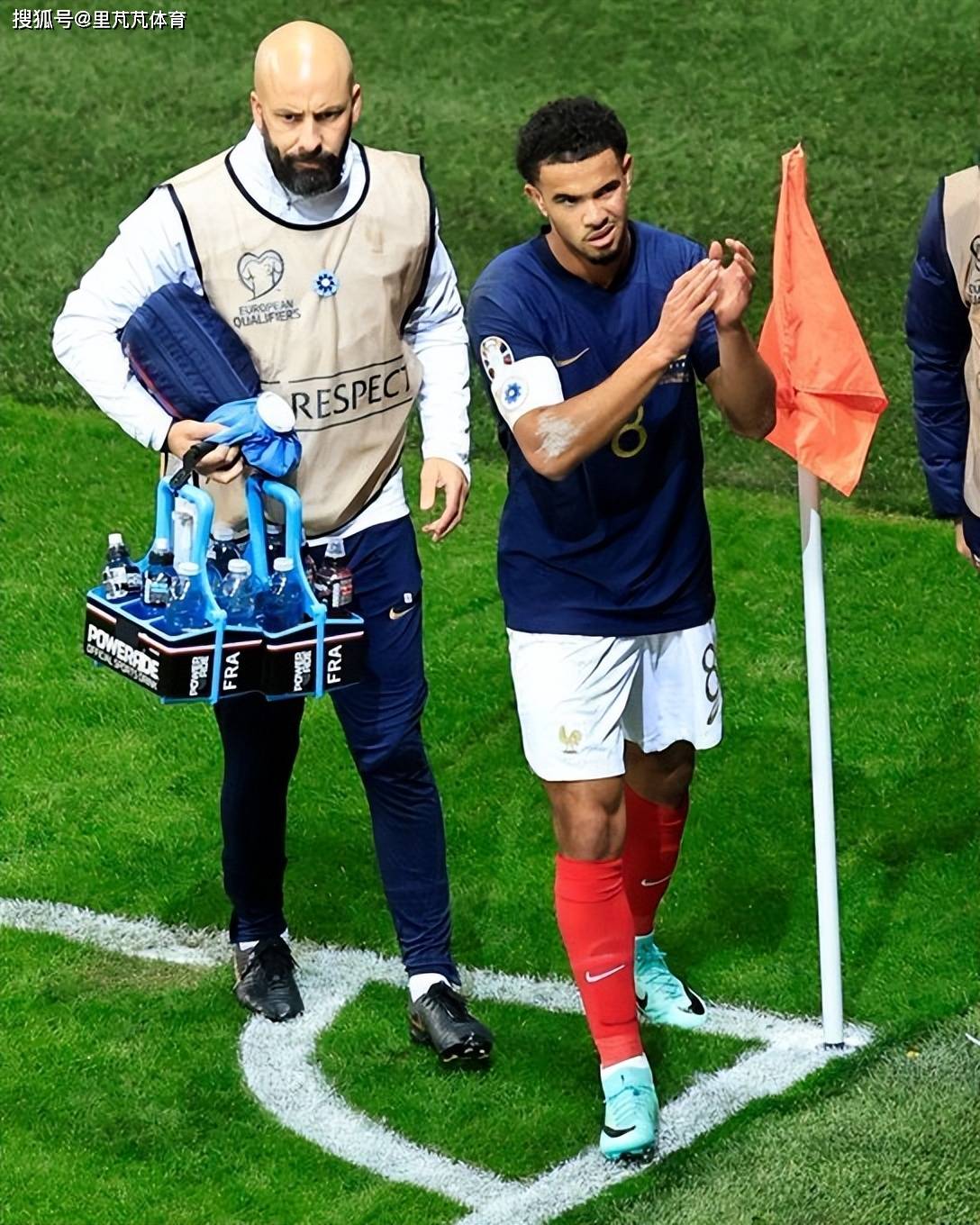 法国疯狂屠杀对手,姆巴佩贡献中场吊射,德尚称霸欧洲十年_比赛_直布罗