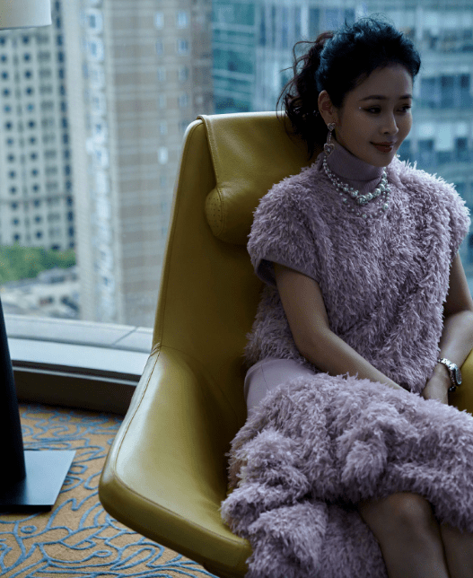 于明加为女儿庆生,15岁萌姐身高近一米八又高又美,二女儿更漂亮_胡俊