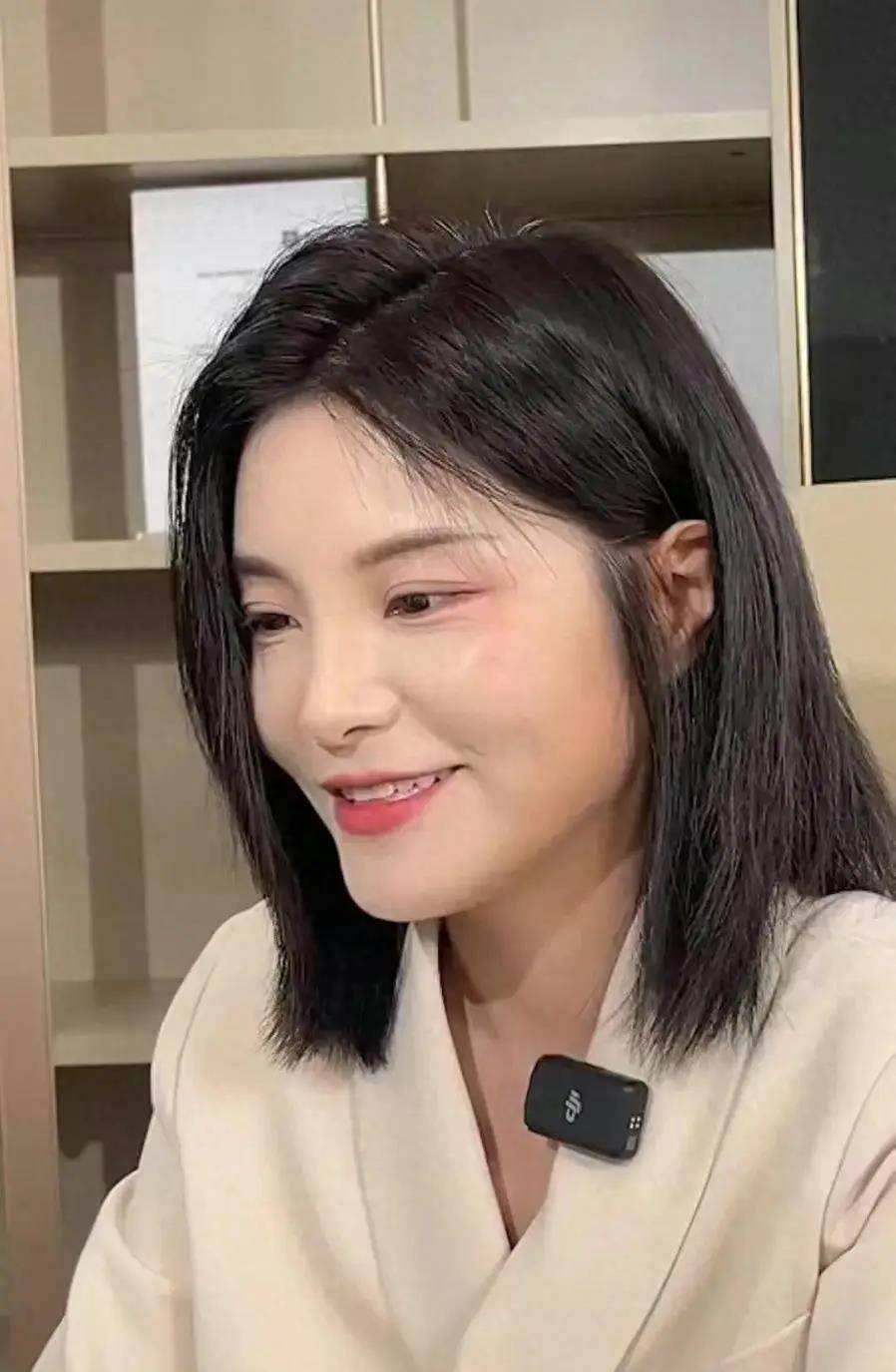 网红校长何月:将出镜魅力注入教育,引领青岛航空职业