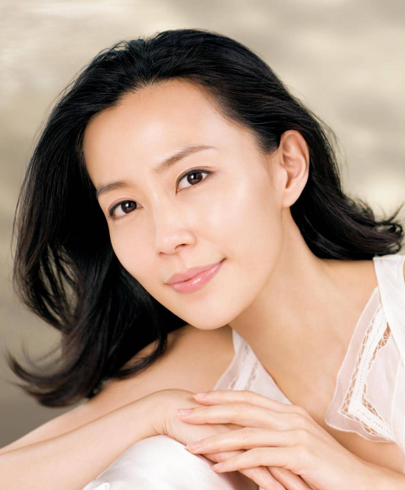 总的来说,木村佳乃是一位多才多艺,魅力十足的女演员.