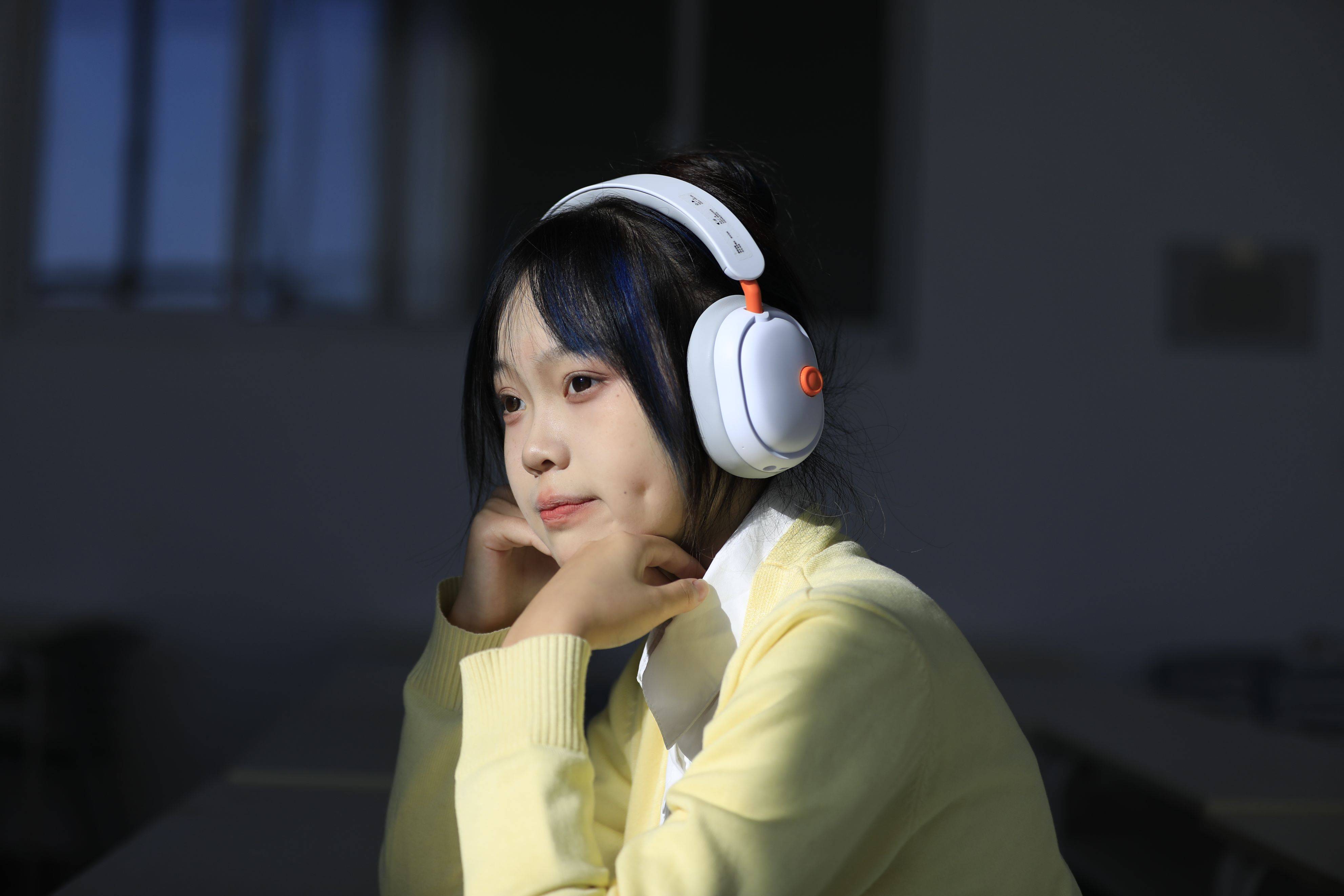 原创百元档头戴耳机分享达尔优小方糖小清新配色佩戴舒适适合女生