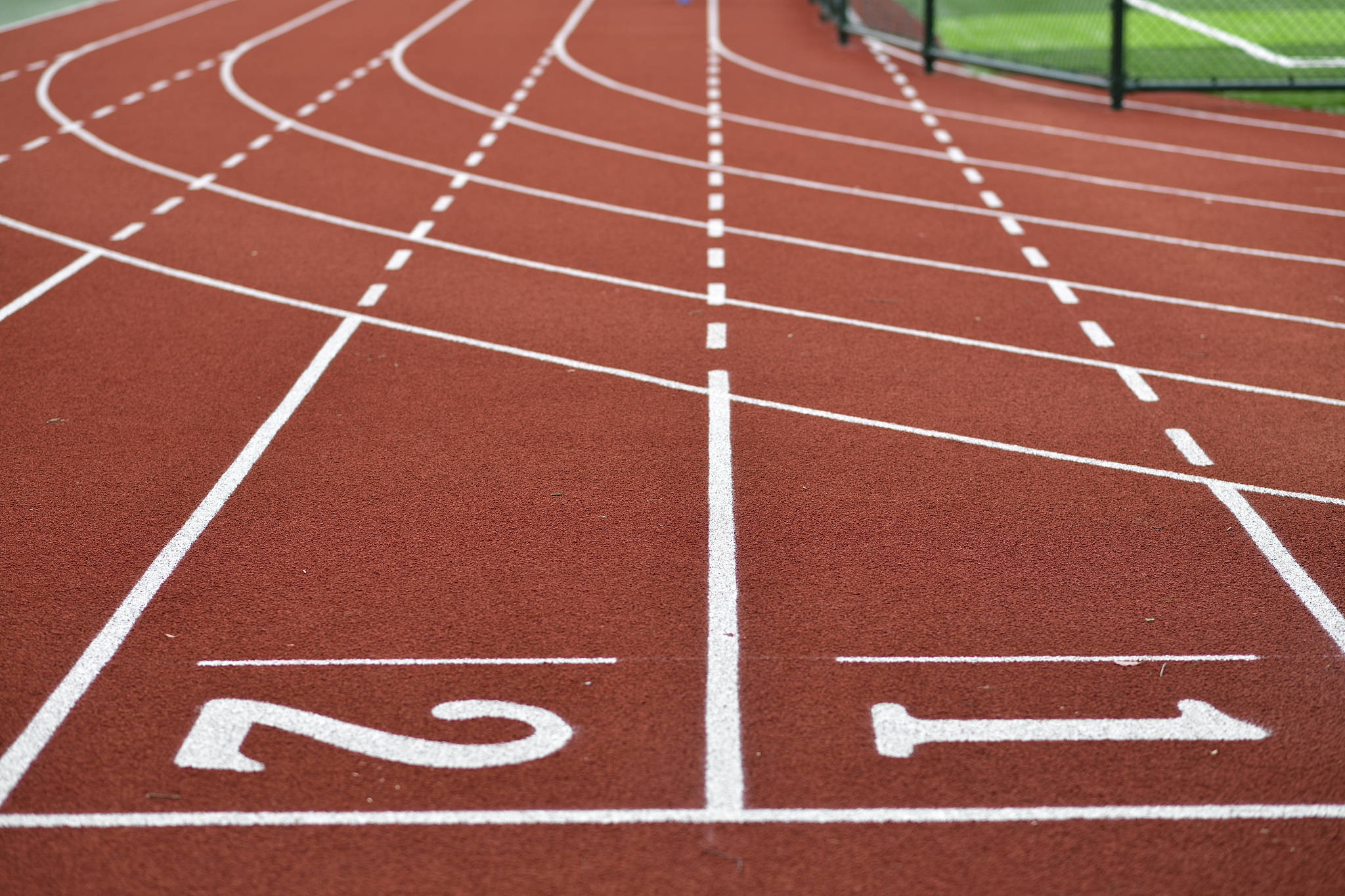 400米标准跑道,200米标准跑道,150米非标准跑道和80米短跑道