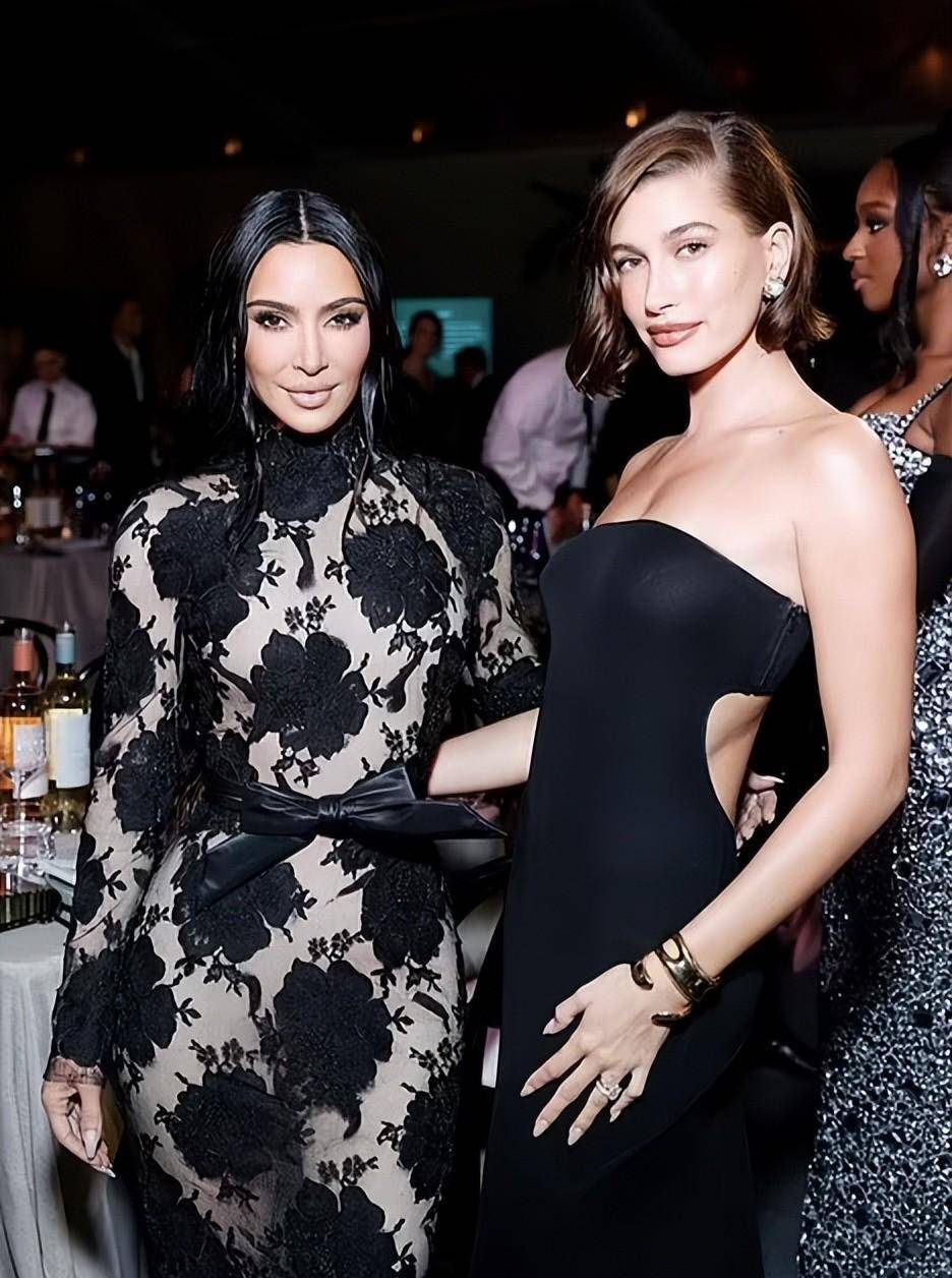 海莉·比伯化秋季草莓巧克力妆,网友:神秘感提升到新高度_外观_造型