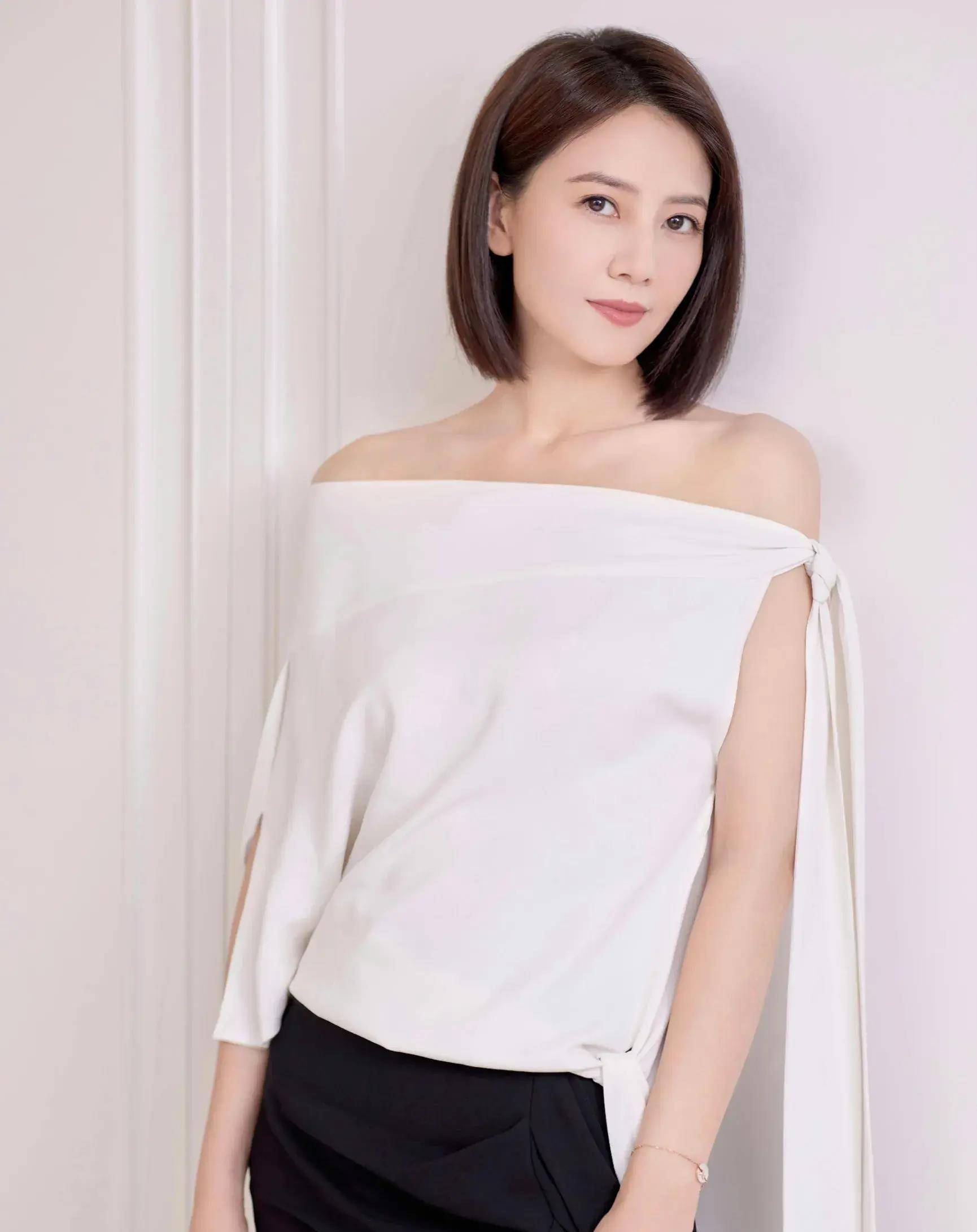 "国民女神"的高圆圆,优雅,迷人,才华横溢的女演员,已成为中国电影界的