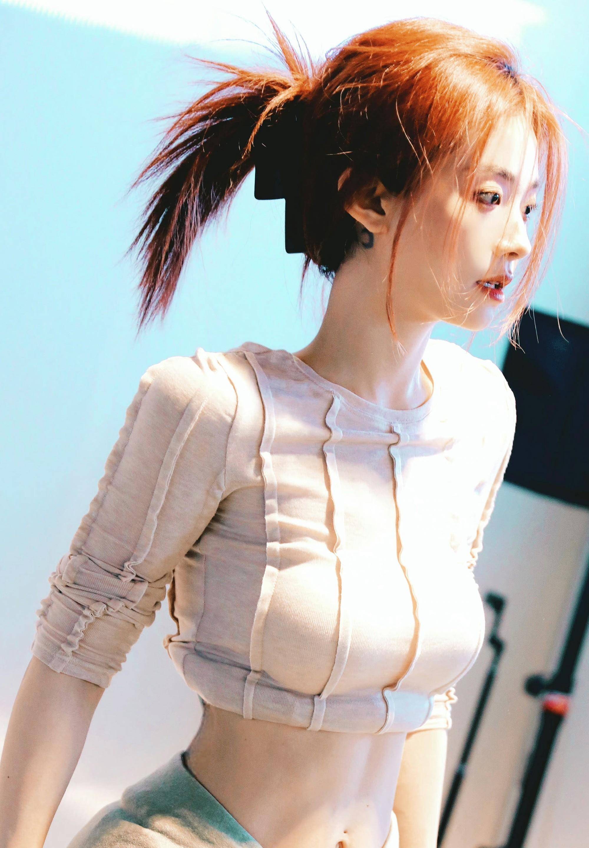 完美身材的诱惑!喻言凹凸的曲线就像一件艺术品,令人惊叹!