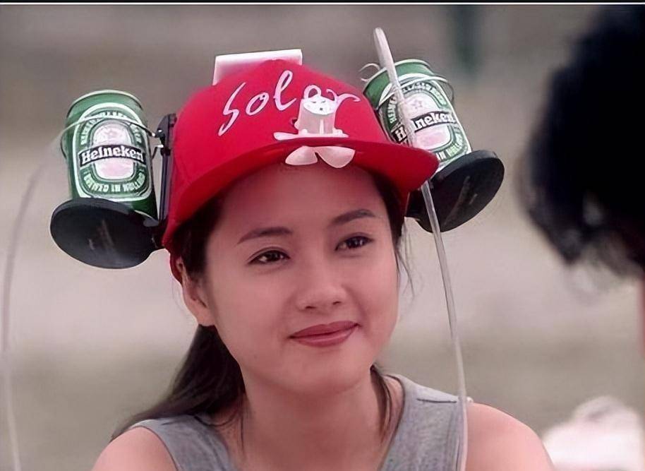 "艳星"影后李丽珍:三级片代表作火遍大街小巷,三点全露有多敢_电影