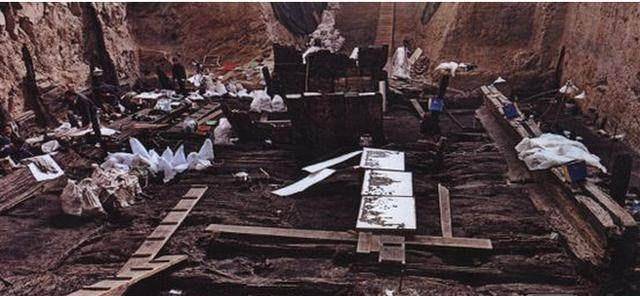 此千古一帝威猛彪悍,死后陵墓被盗,尸骨被扔臭水沟,浸泡60年_康熙