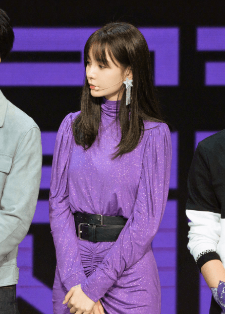 热巴,关晓彤,沈梦辰仨人"侧脸照"当看到热巴:不言而喻_身材_照片_气质