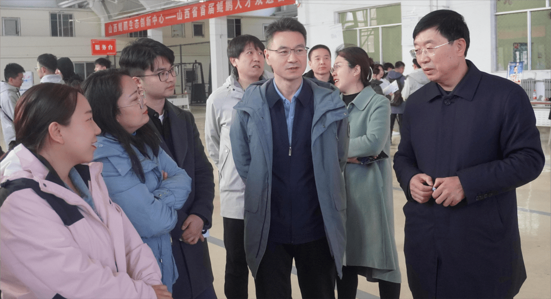 双选会期间,中北大学招生就业处处长李博,软件学院党委书记常旭青