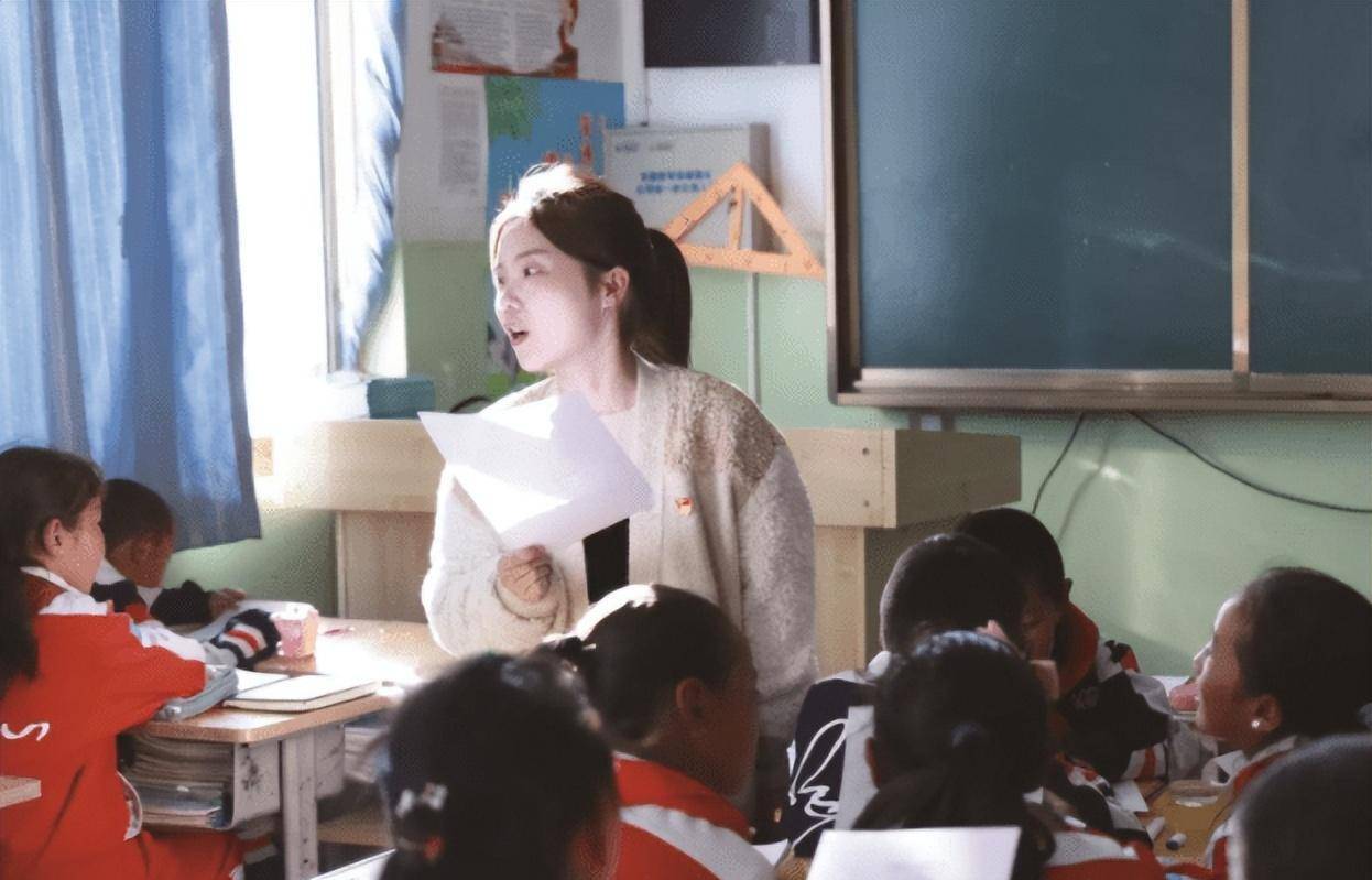 符桂兰的成长经历不仅令人振奋,鼓舞人心,也证明了知识对于改变命运的