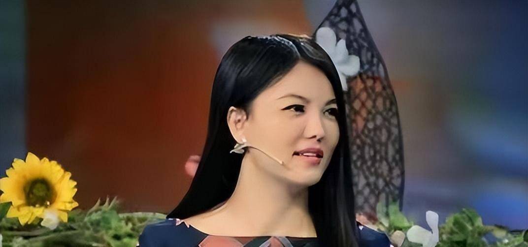 原来她早就发现端倪_李想_名人_何炅