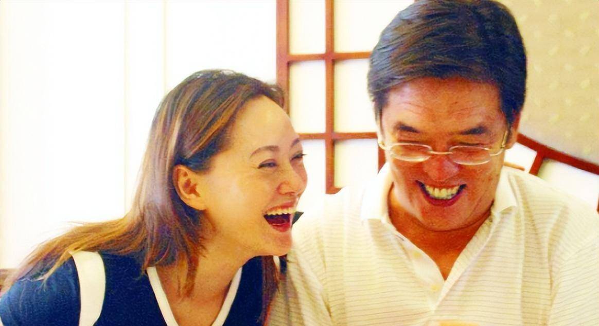 "绝情女人"宋佳:丈夫身患重病,她离婚弃夫远走,泪水里有苦衷