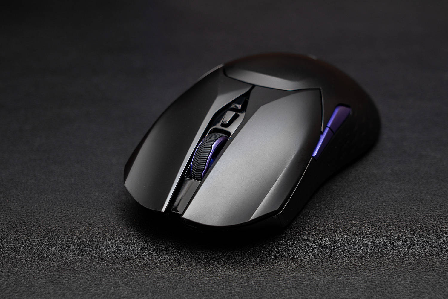 都快2024年了还在说无线鼠标不能打游戏?4KHz回报率了解下,雷柏VT3S评测