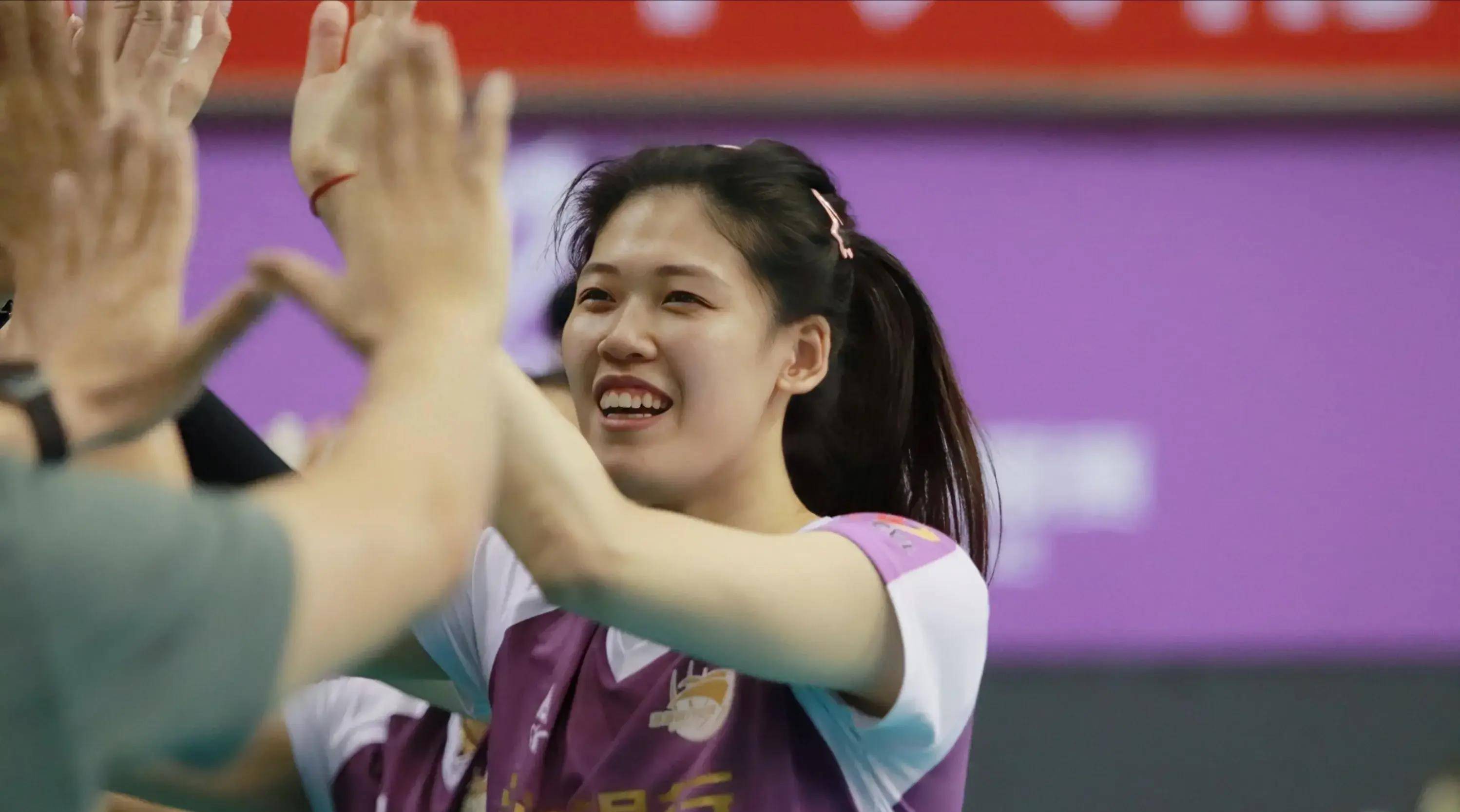 李盈莹因病退役,天津挽救4个局点,袁心玥发球立功,送福建三连败_比赛