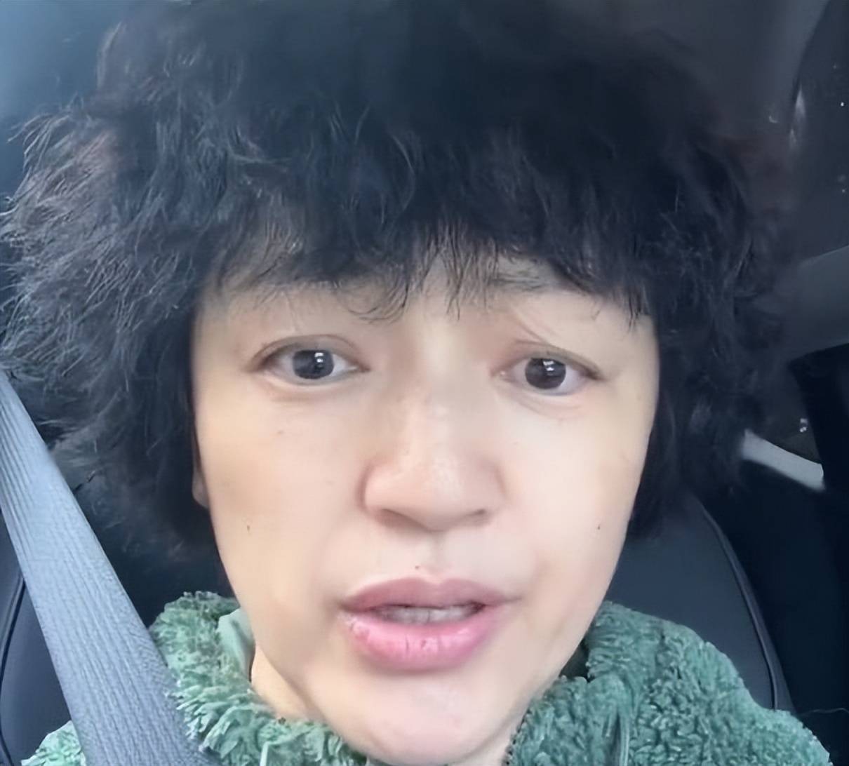 50岁罗海琼剪短发,女儿吐槽:妈妈好丑,本人回应:我开心就好_角色_发型
