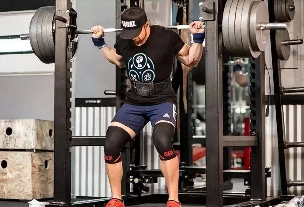 深蹲对膝盖有伤害吗?臀部没有力量感?了解这些知识很重要