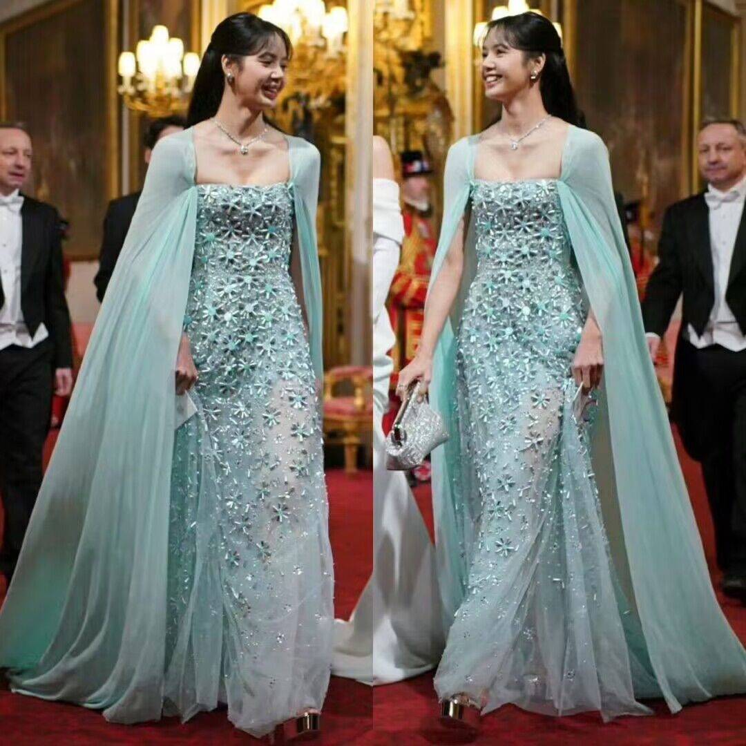 四姐妹合体出席宴会,网友:如今已跻身上流?_盛大_活动_礼服