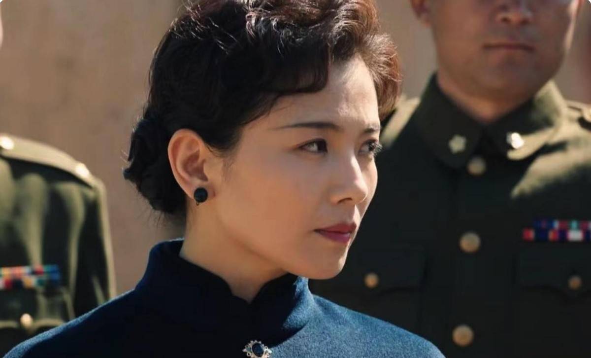 在《大决战》中,国民女演员刘涛饰演宋美龄.