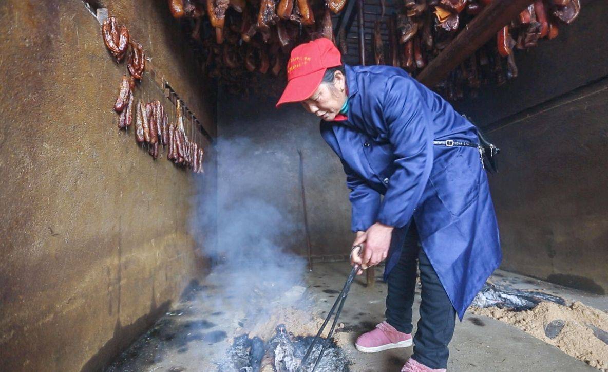 兼顾传统与环保:四川通江,南江两县实施腊肉熏制新政_市民_污染_影响
