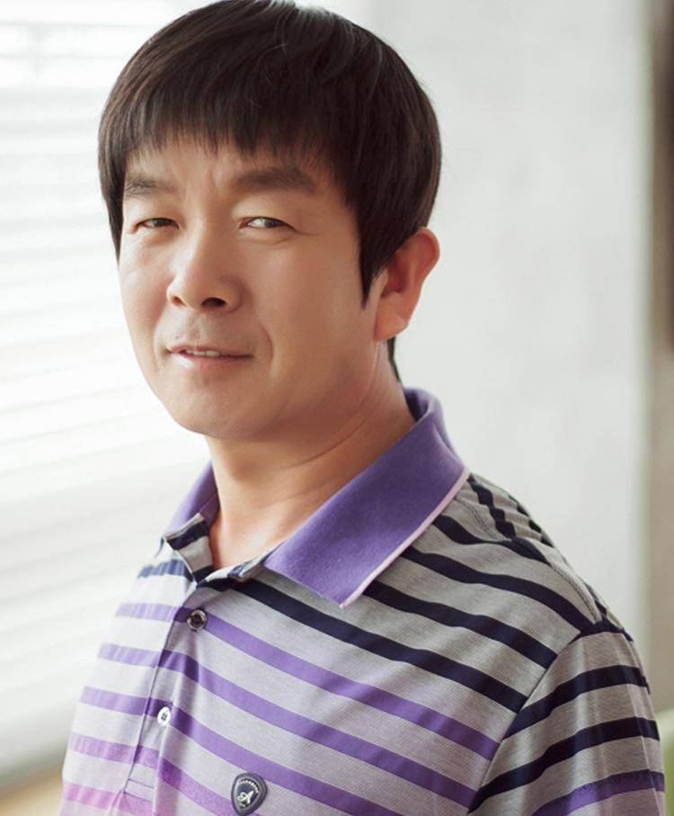 听起来很洋气,土气,油腻._头发_气质_男性