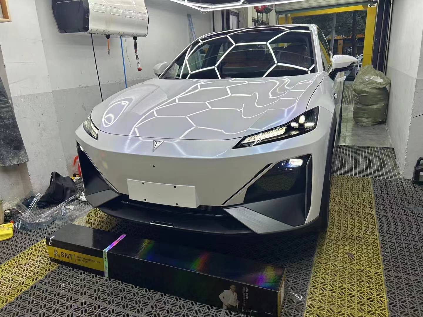 长安s7舒耐特改色膜钻石白魅蓝,自然又与众不同蓝色光芒_搜狐汽车