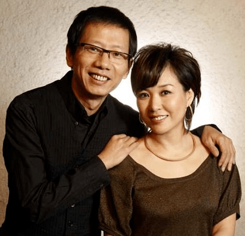 戴军与李静聚会庆生,53岁仍单身,李静傲娇称:他总是听我的_俩人_节目