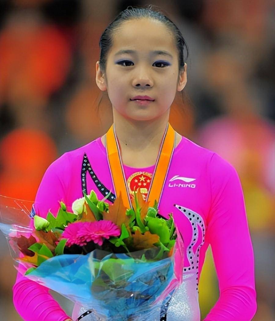 中国最矮奥运冠军,退役后北大就读,身体二次发育,成北大女神