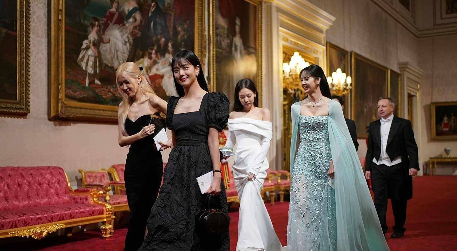 lisa疯马秀后被邀请进王宫,英王怒赞其给世界影响很好_丽莎_网友_争议