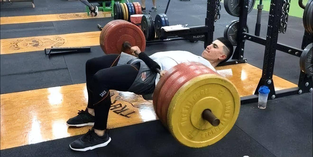 男性练臀的好处这么大!你还在等什么?_运动_臀部_训练