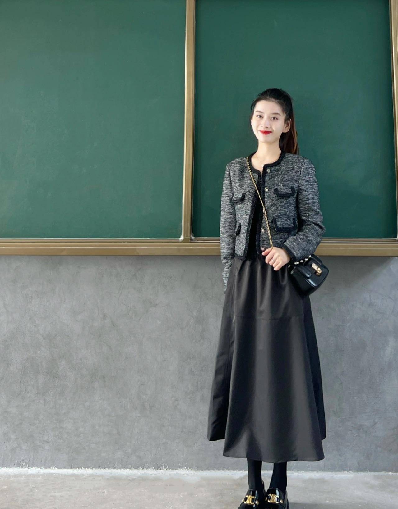 这个"教师"的冬天穿搭太美了,优雅又有气质!