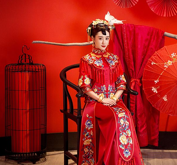 12星座专属中式嫁衣,白羊座简洁大方,狮子座最优雅_女孩_曲线_刺绣