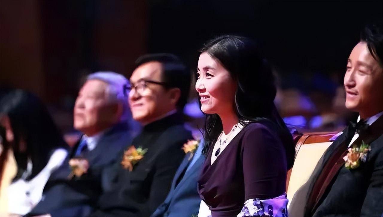 颜宁回应当选院士:"帽子"不能改变你_中国科学院_深圳_梦想